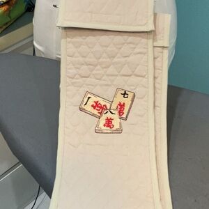 Mahjongg wine bottle carrier